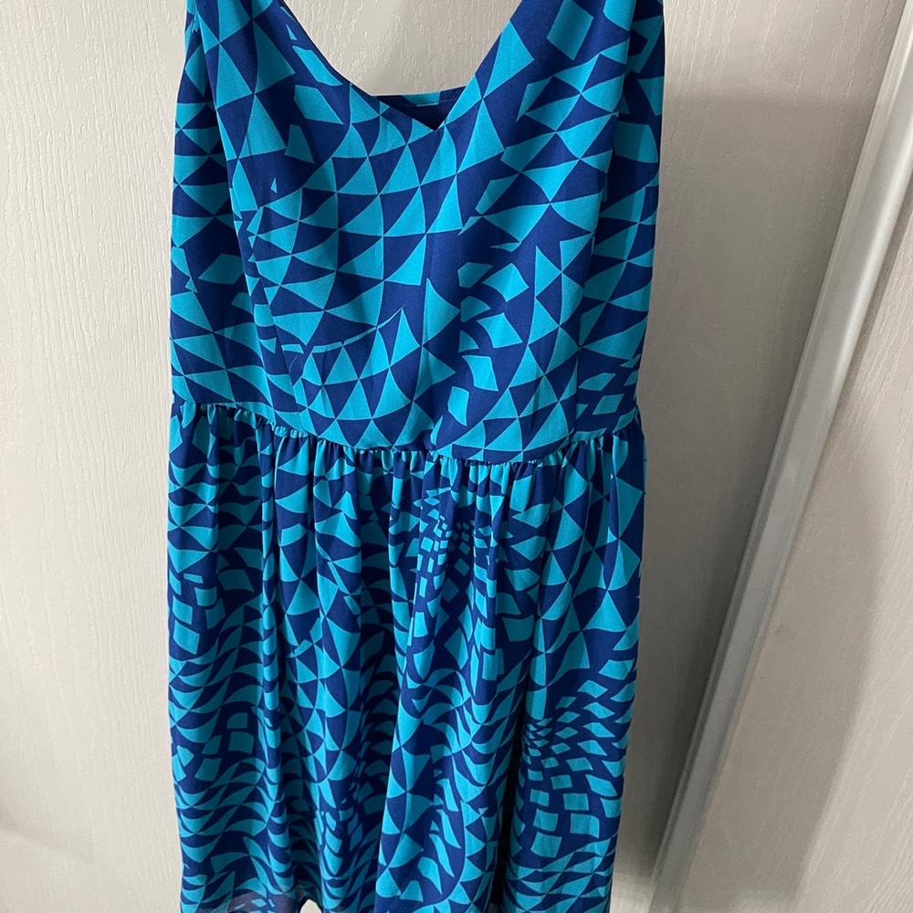 Dress - Picture 8 of 9